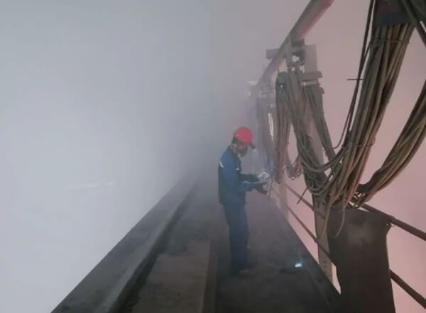 抗高溫戰(zhàn)酷暑，燕山鋼鐵車間掀起生產(chǎn)熱潮