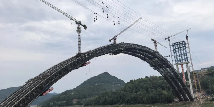 通江河特大橋｜北斗GNSS起重機(jī)群防碰撞系統(tǒng)創(chuàng)新實(shí)踐