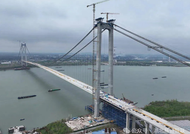 “易通智聯(lián)”智能監(jiān)測系統(tǒng)助力龍?zhí)洞髽蚬こ淌┕?，祝賀大橋主體合龍圓滿成功！