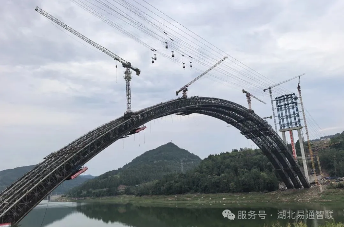 1751020150373308.png 通江河特大橋|北斗GNSS起重機(jī)群防碰撞系統(tǒng)創(chuàng)新實(shí)踐
